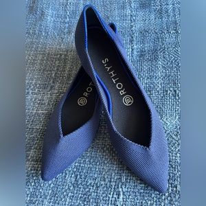 Rothy’s Cobalt Blue ‘The Point’ flat